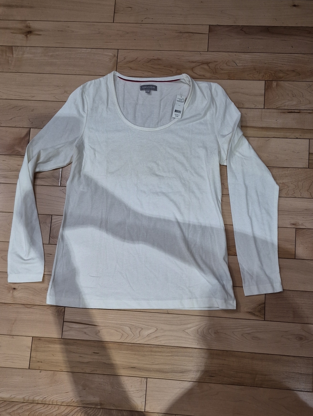 Brand New Lord & Taylor Women's Size Medium Scoop Neck Long Sleeve Tee